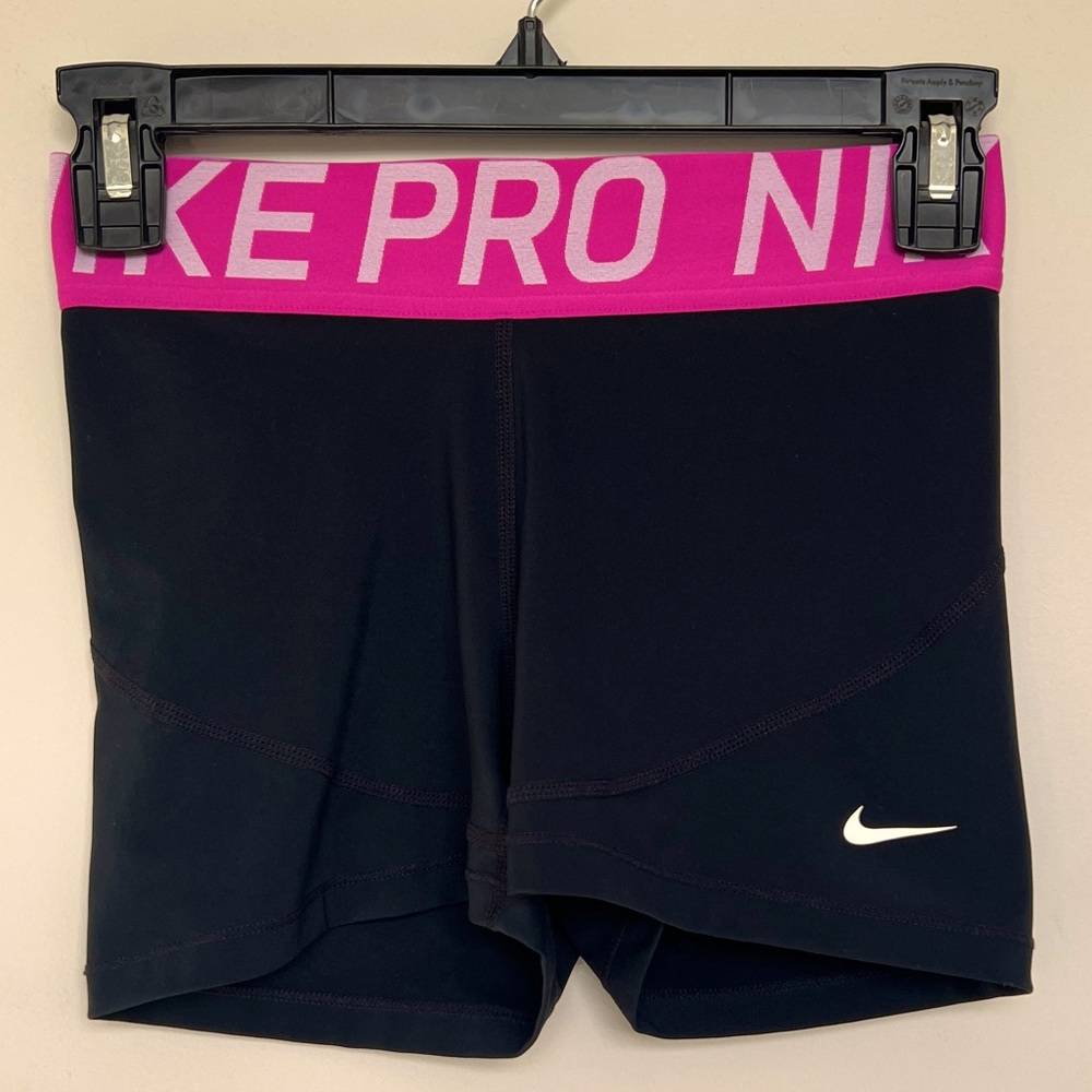 Nike Pro Short 3”, Womens size Small